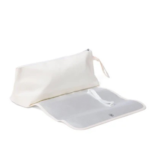 NWT Hair Tool Travel Bag + Heat Resistant Mat - Picture 9 of 12